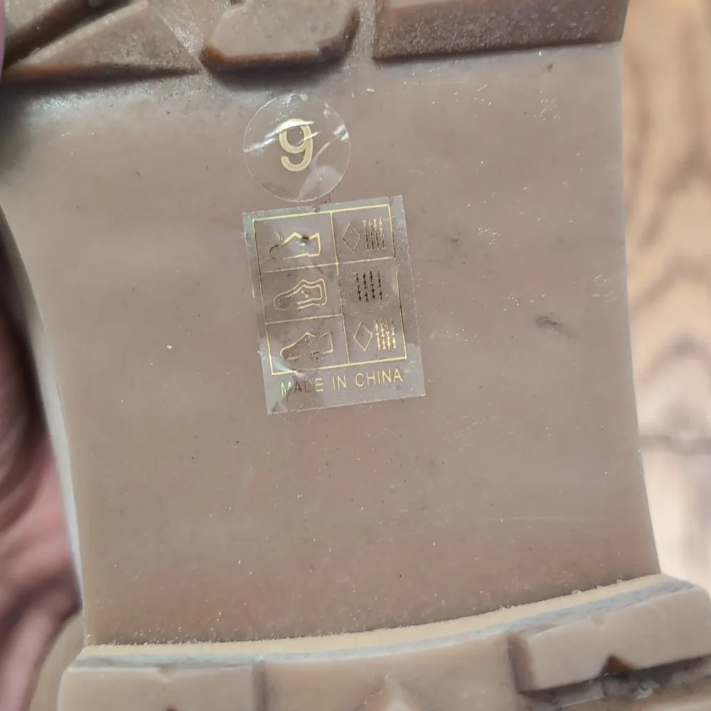 Oasis Society Blond Leather Chelsea Boots - Picture 10 of 10